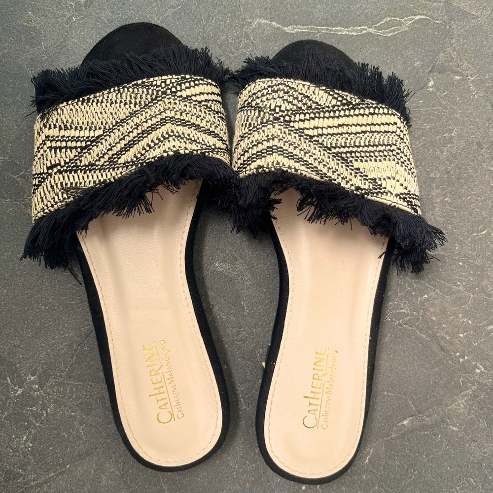 Chic Black and Tan Women's Fringed Sandals